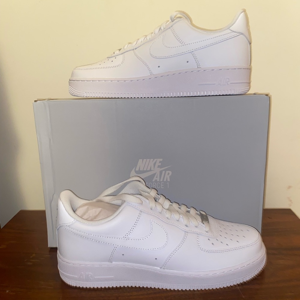 Air Force 1 07 “Triple white”!! Brand New In Box!! Ships out next day!